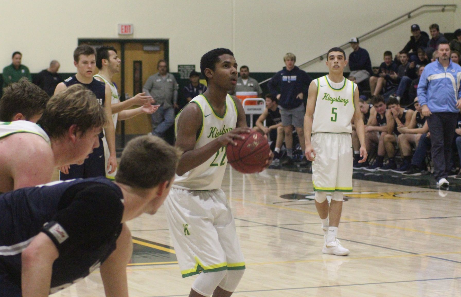 Kingsburg tops CVC